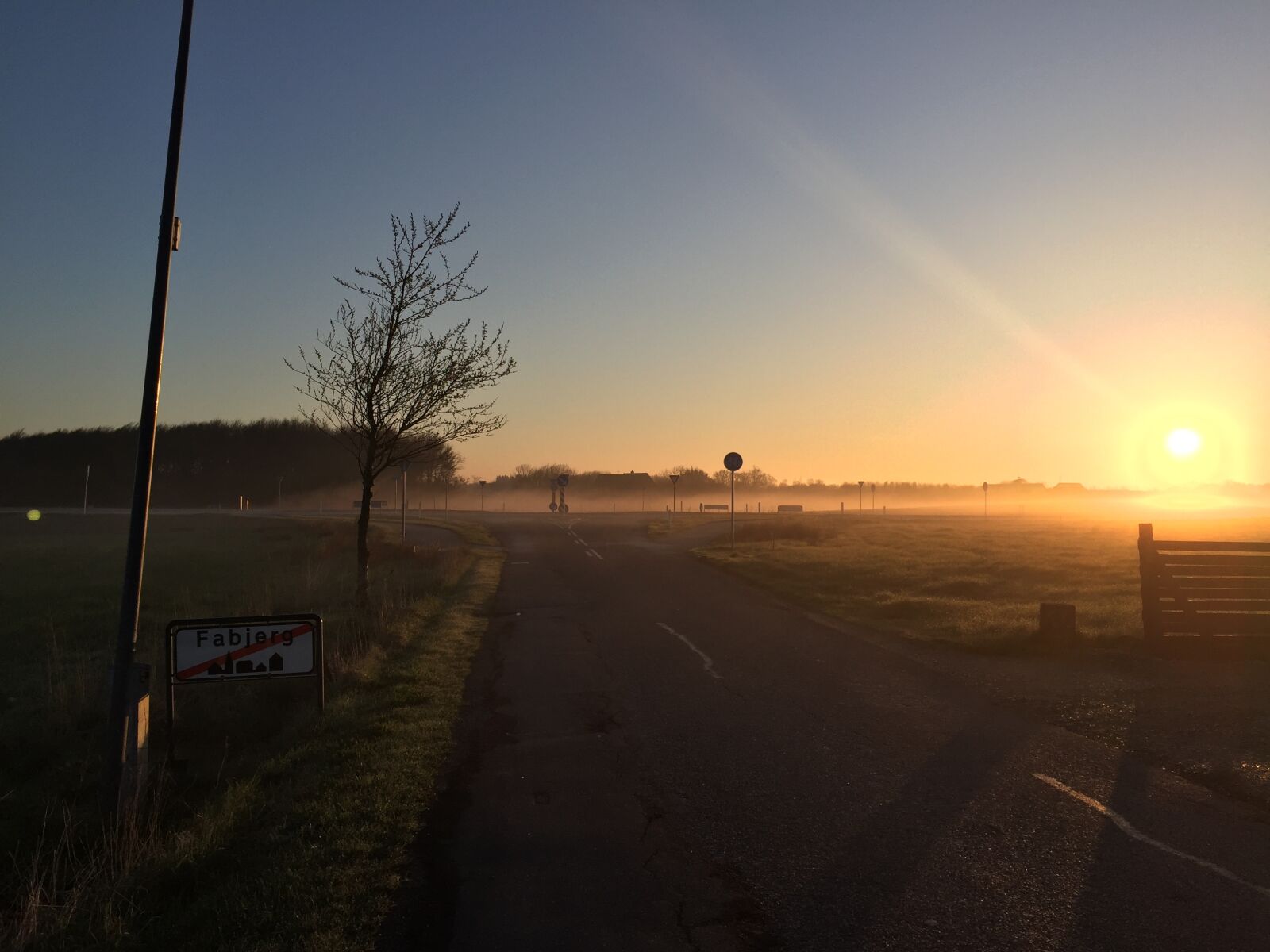 iPhone 6 back camera 4.15mm f/2.2 sample photo. Sunrise, fabjerg, morning photography