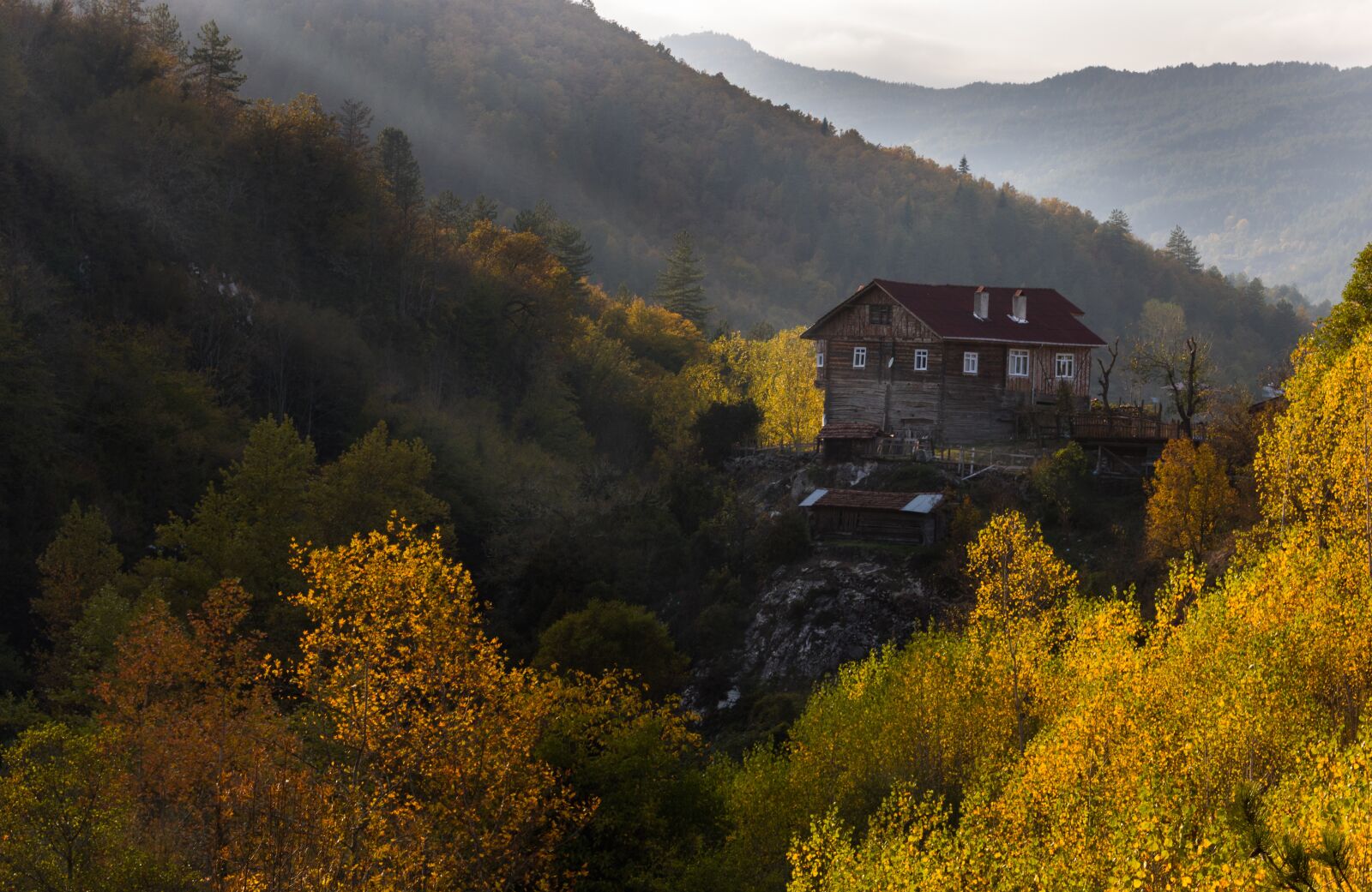 Canon EOS 760D (EOS Rebel T6s / EOS 8000D) + Canon EF-S 18-55mm F3.5-5.6 IS STM sample photo. Mountain, historic house, forest photography