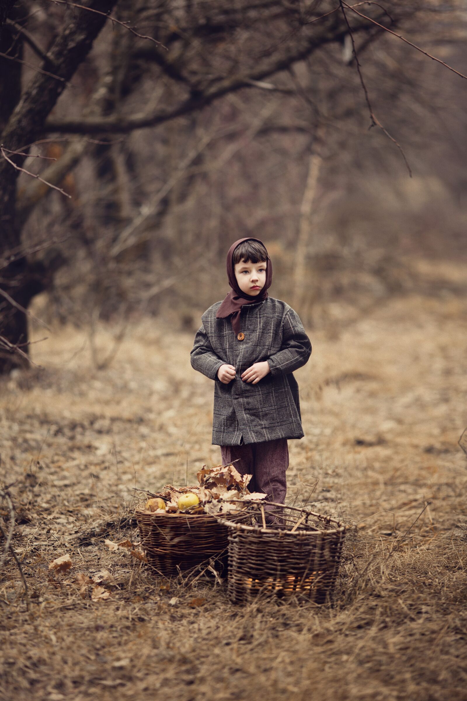 Canon EOS 5D Mark III + Canon EF 135mm F2L USM sample photo. Boy, the ussr, apples photography