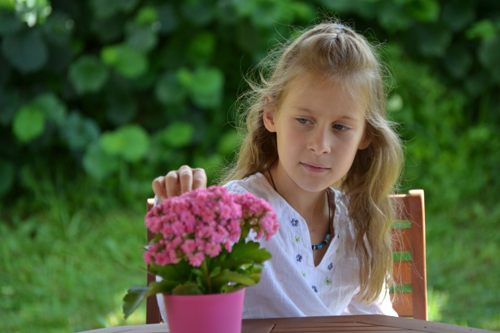 Nikon D3100 sample photo. Flower, girl, garden photography