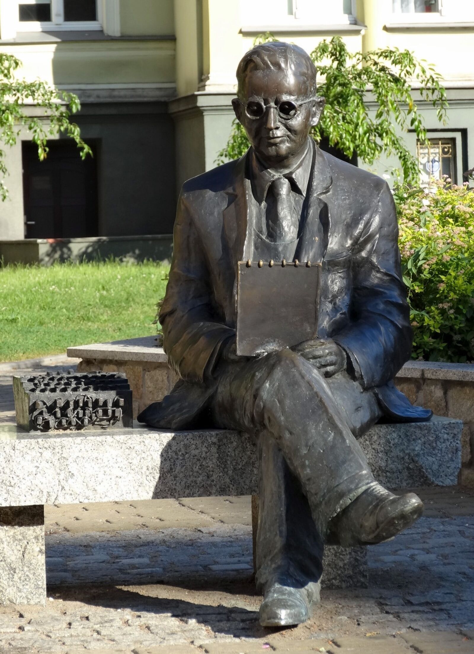 Sony Cyber-shot DSC-HX20V sample photo. Marian rejewski, monument, bydgoszcz photography