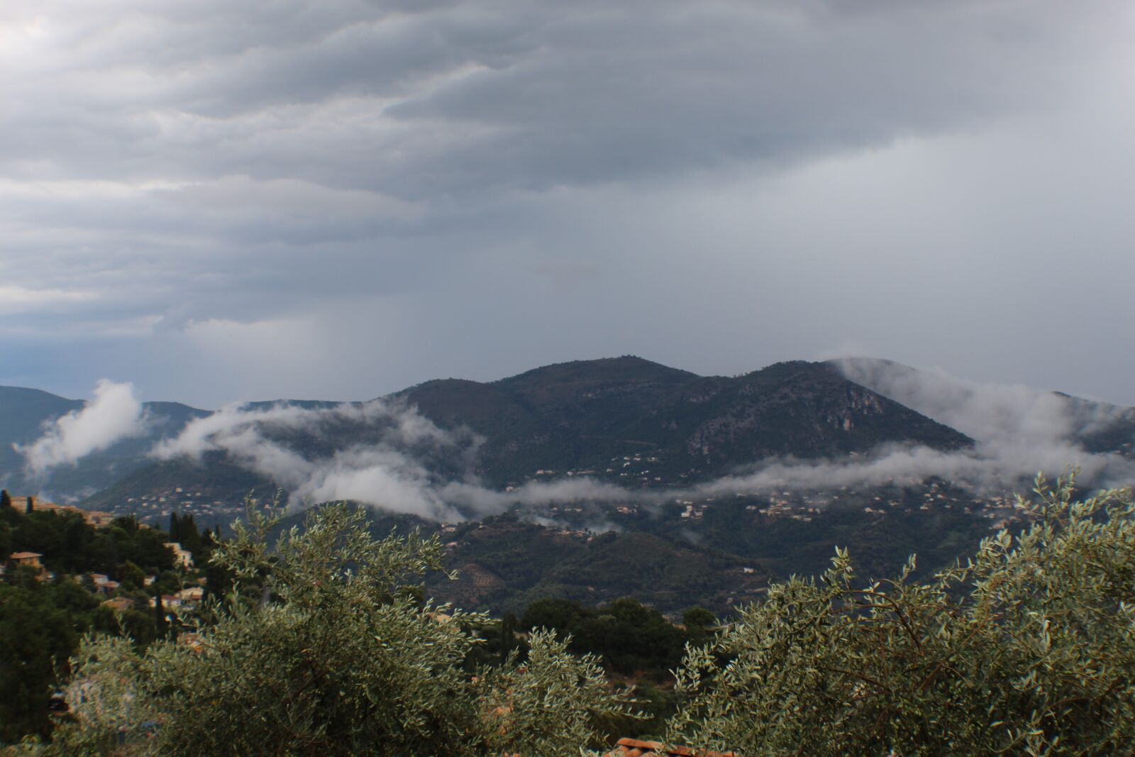 Canon EOS 4000D (EOS Rebel T100 / EOS 3000D) sample photo. Storm, sky, mountain photography