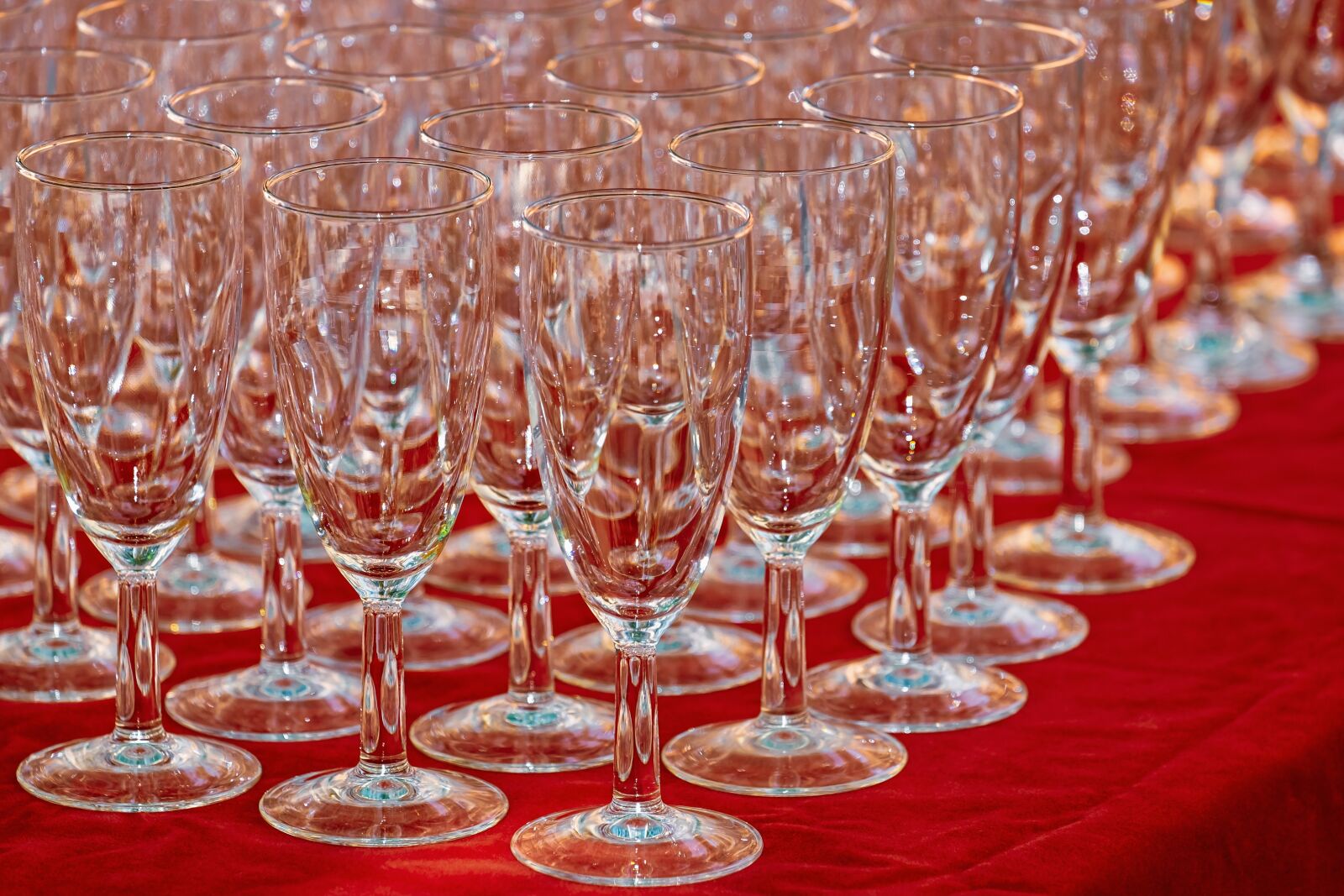 Fujifilm XF 55-200mm F3.5-4.8 R LM OIS sample photo. Glasses, champagne glasses, in photography