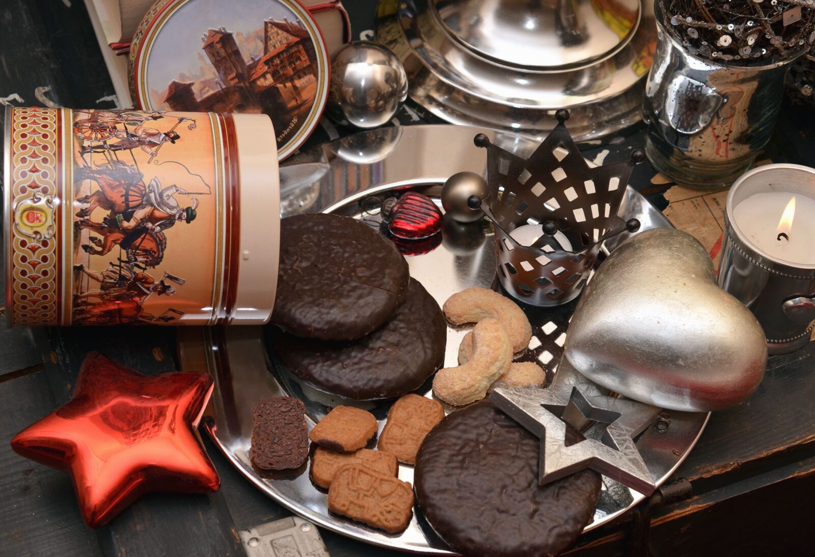 Nikon D5100 sample photo. Candy, cookie, metal, celebration photography