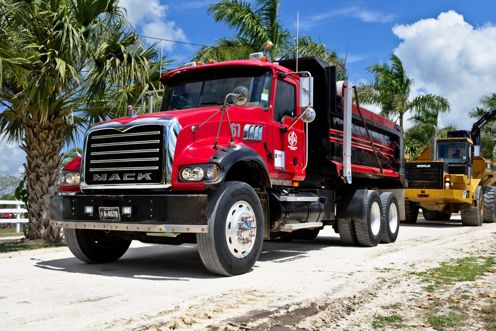 Nikon D7200 sample photo. Vehicle, transportation system, truck photography