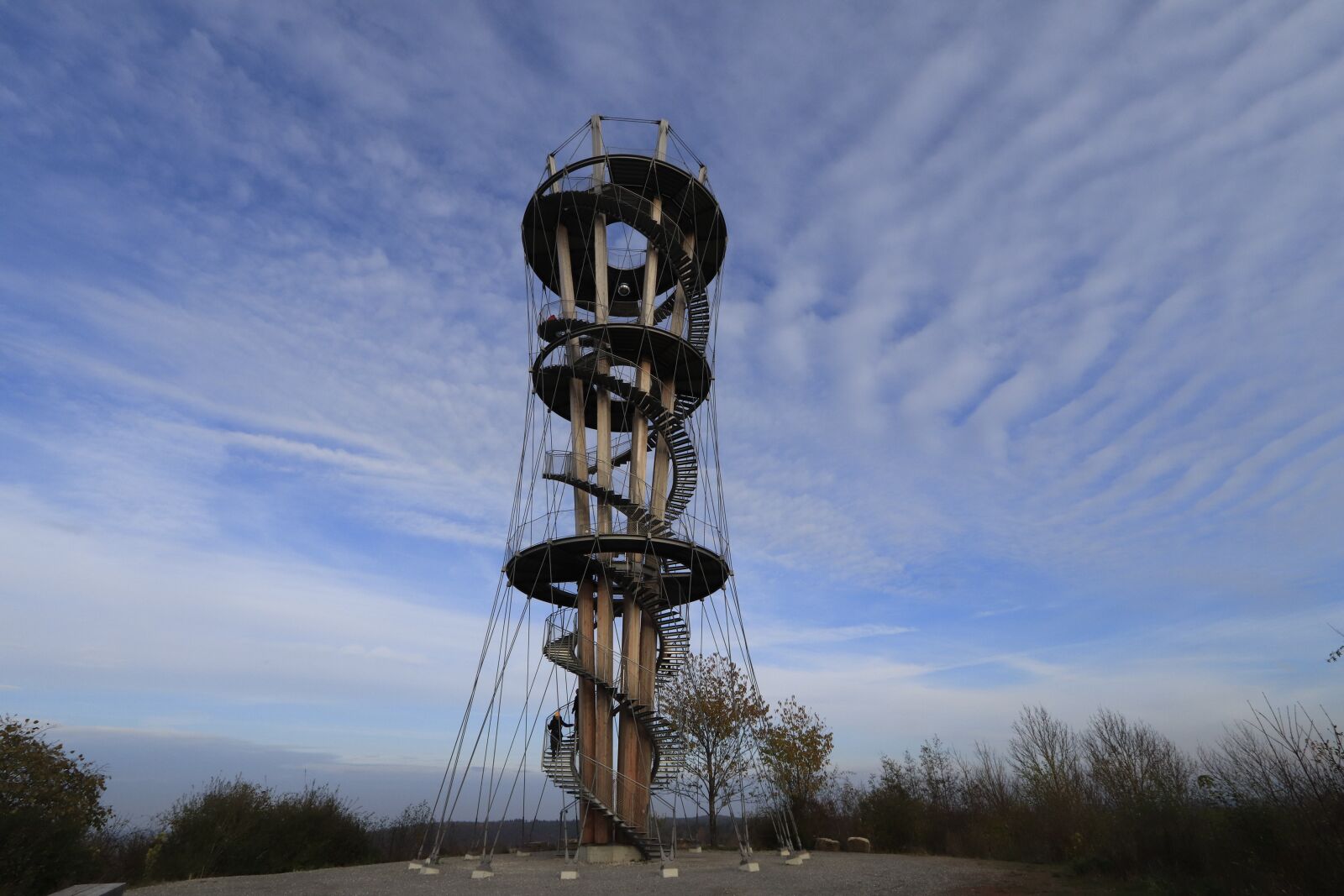 Canon EOS 77D (EOS 9000D / EOS 770D) + Canon EF-S 10-22mm F3.5-4.5 USM sample photo. Tower, sky, building photography