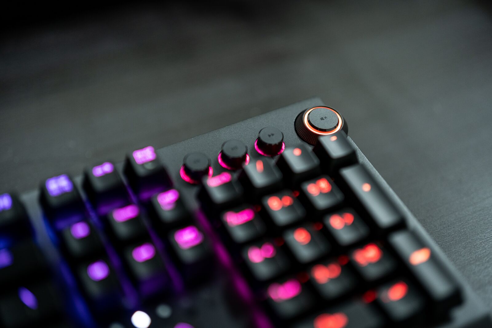 Sony a7 III + Sony Planar T* FE 50mm F1.4 ZA sample photo. Technology, keyboard, led photography