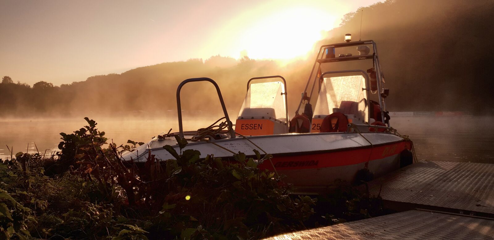 Samsung Galaxy S9+ sample photo. Water rescue, dlrg, boat photography