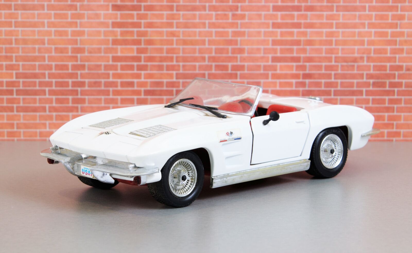 Sony DT 18-70mm F3.5-5.6 sample photo. Model car, corvette, corvette photography
