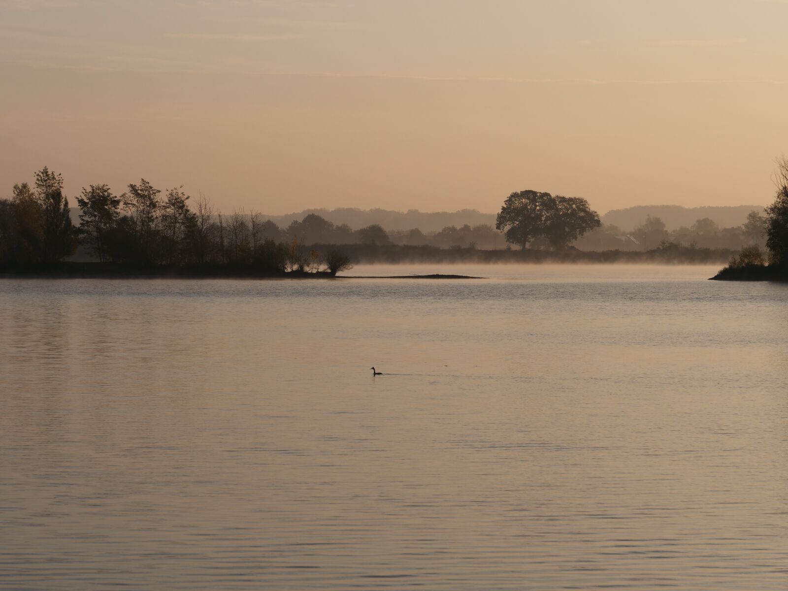 Panasonic Lumix DC-G9 sample photo. Lake, water, morning photography