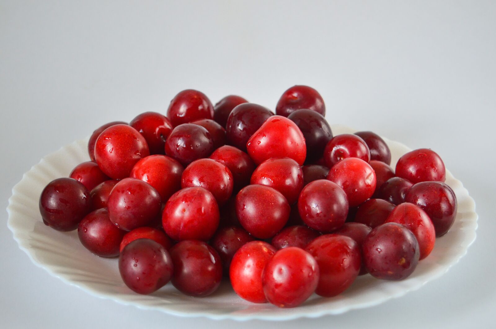 Nikon D3200 sample photo. Plum, fruits, sweet photography