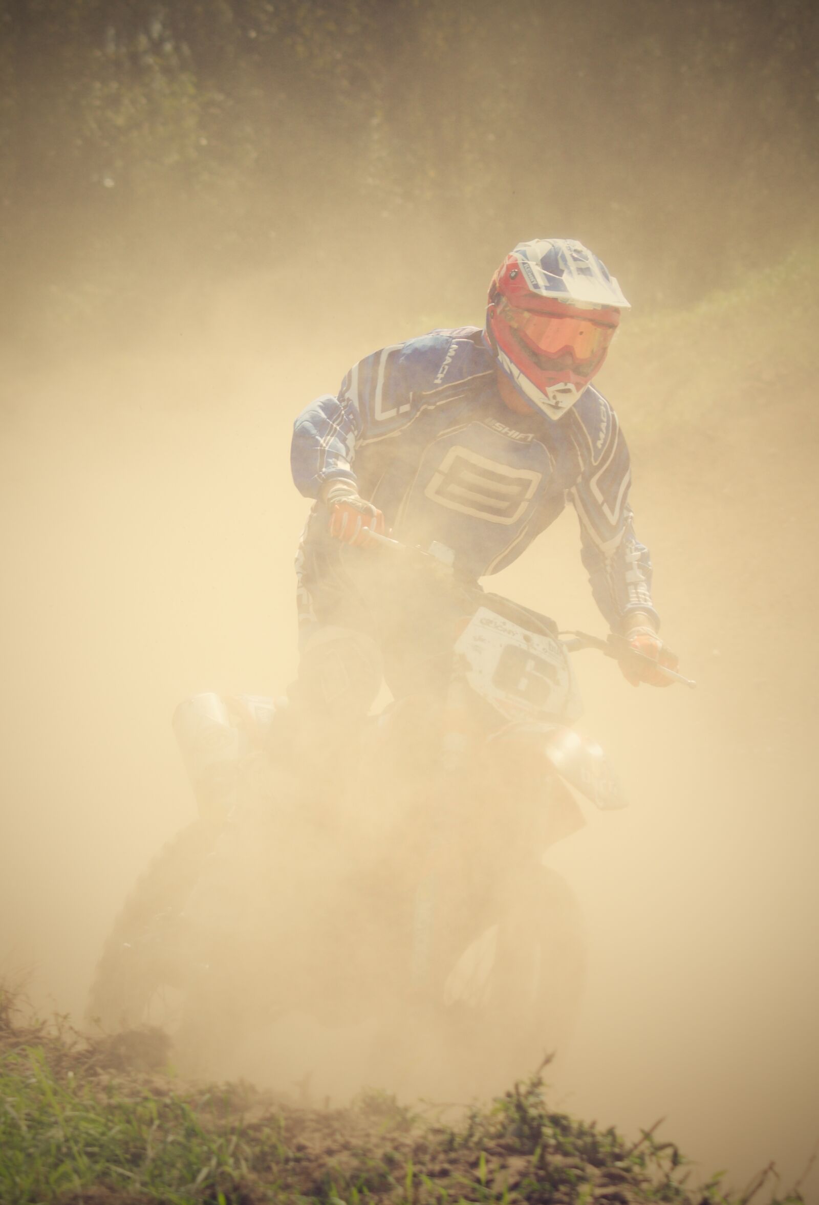 Canon EOS 60D + Canon EF 70-200mm F4L IS USM sample photo. Bike, rider, cross, dirtbiker photography