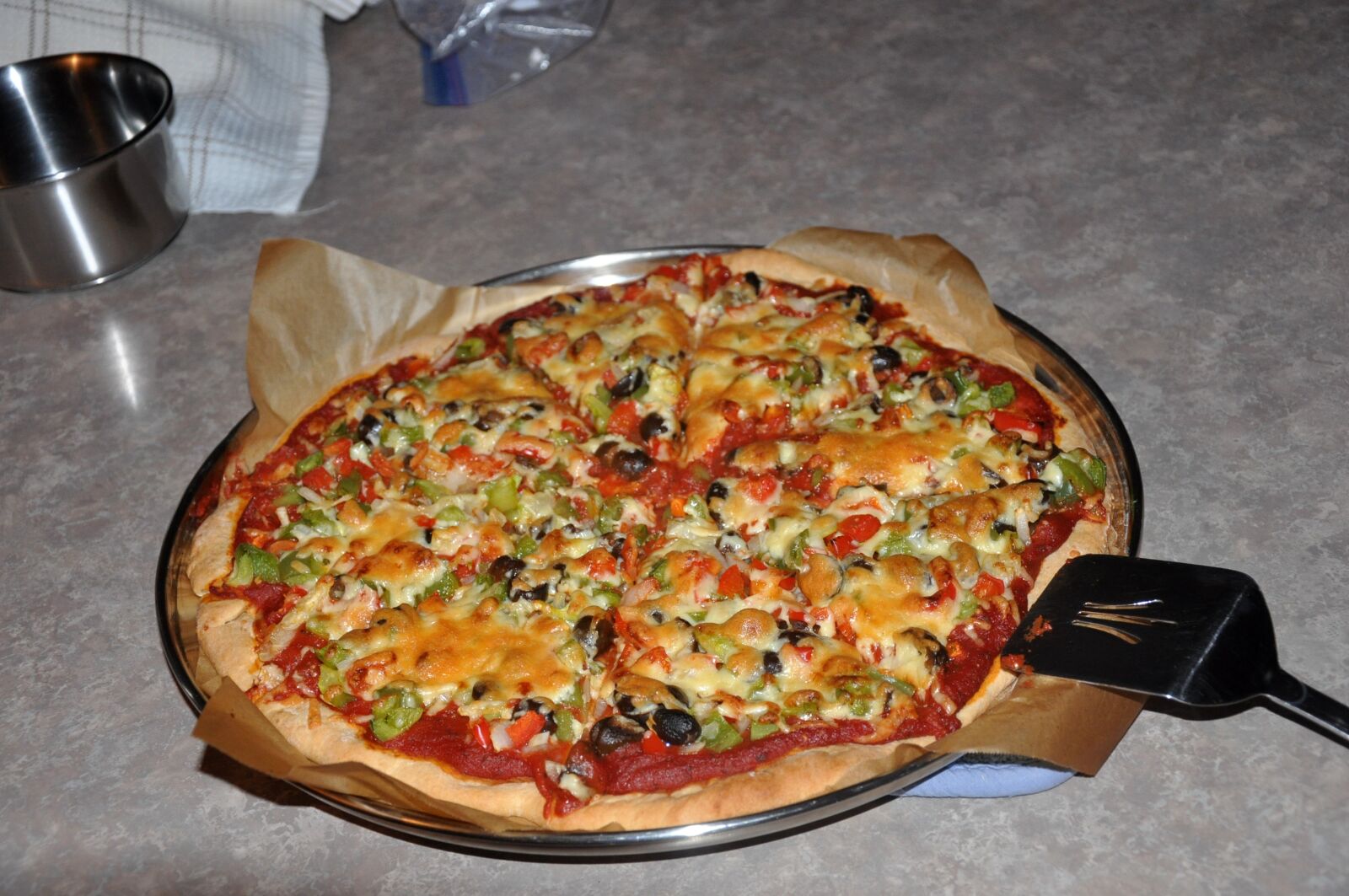 Nikon D90 sample photo. Organic, homemade, vegetable pizza photography