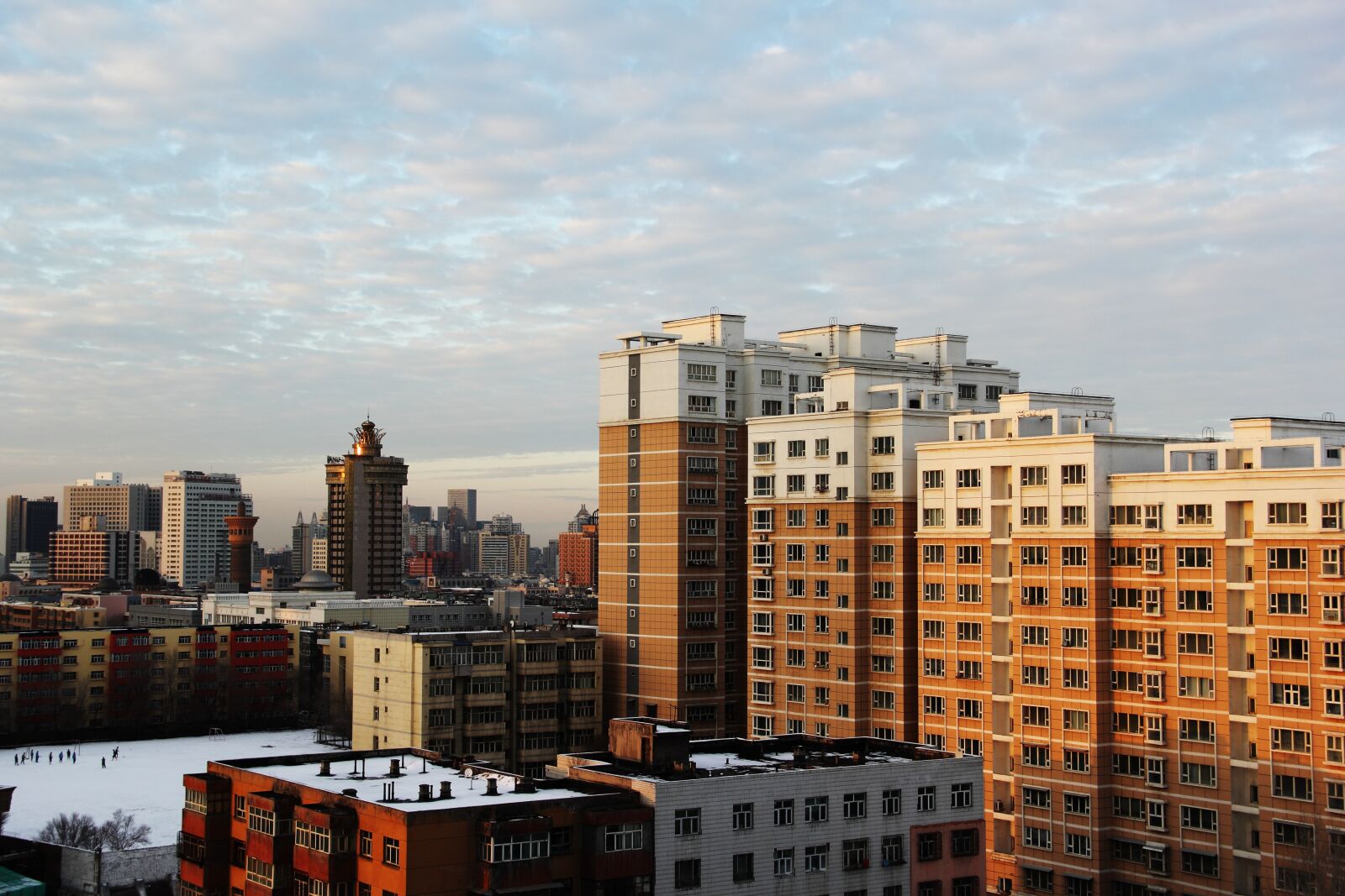 Canon EF-S 18-135mm F3.5-5.6 IS sample photo. City, building, cloud photography