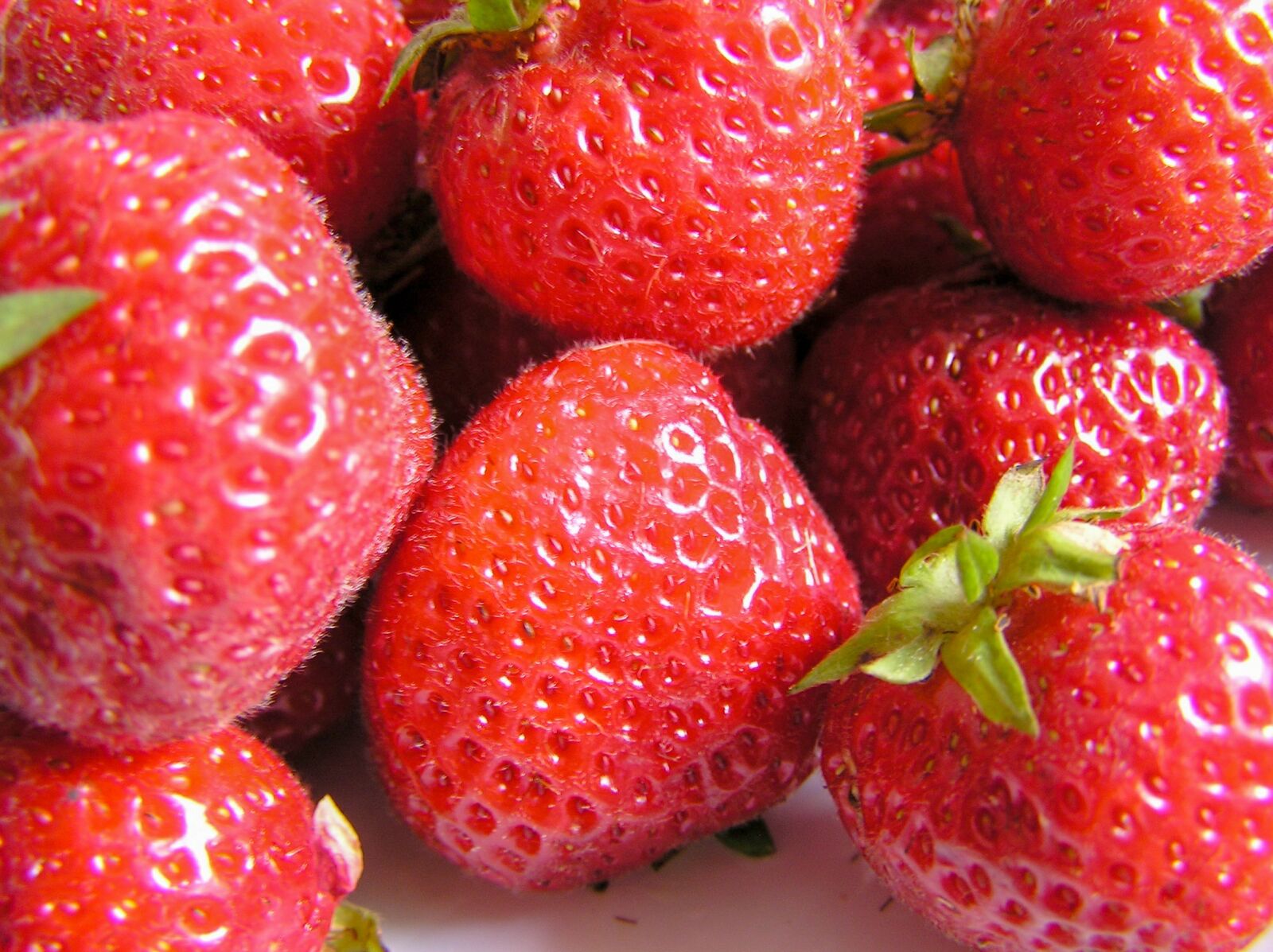 Olympus C750UZ sample photo. Fruit, berries, strawberries photography