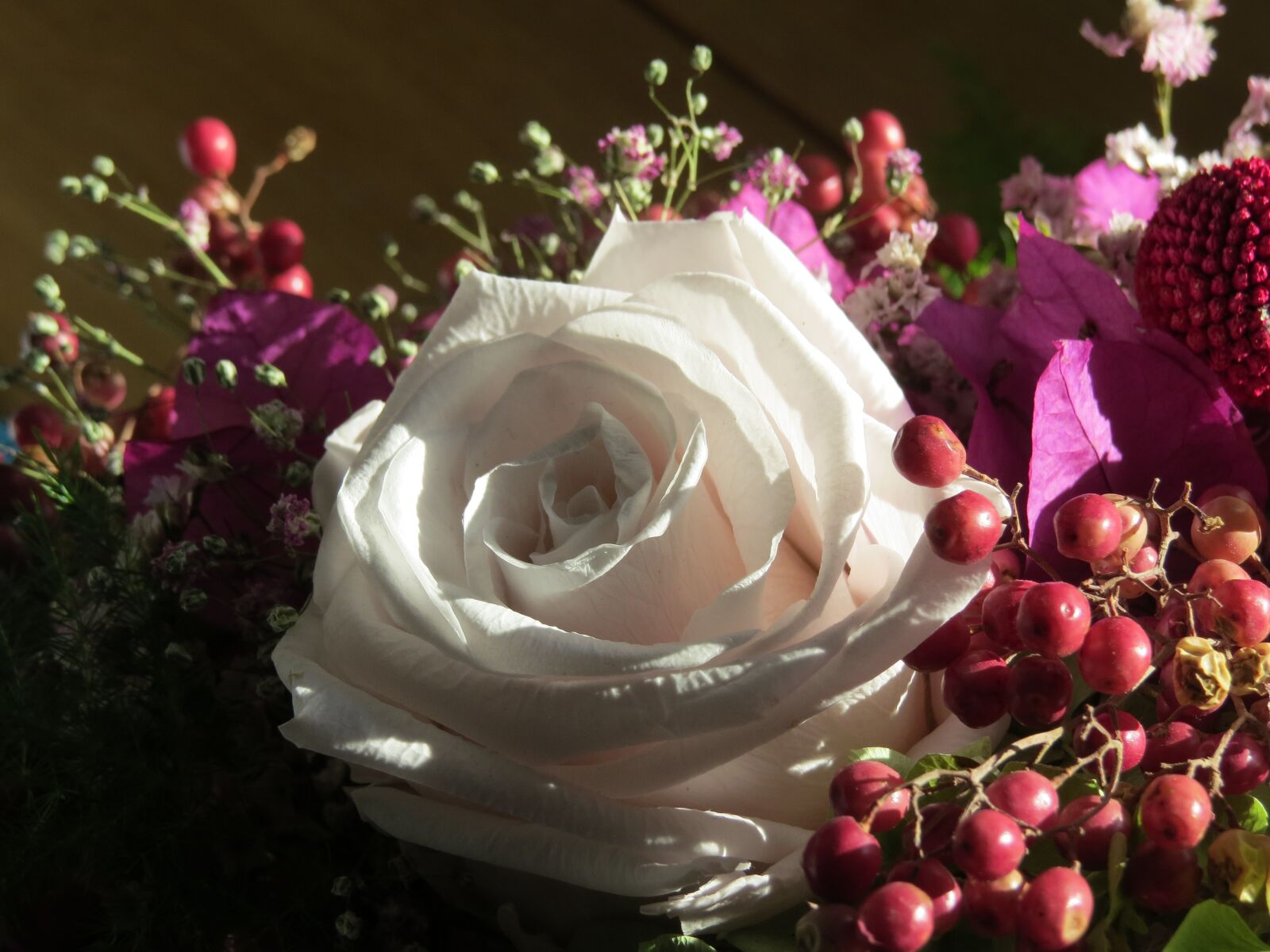 Canon PowerShot SX50 HS sample photo. Flowers, rose, floral arrangement photography
