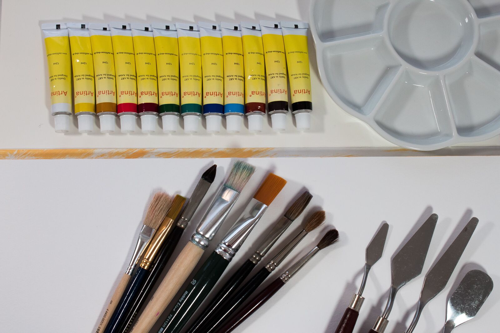 Canon EOS 1300D (EOS Rebel T6 / EOS Kiss X80) sample photo. Paint, atelier, painter photography