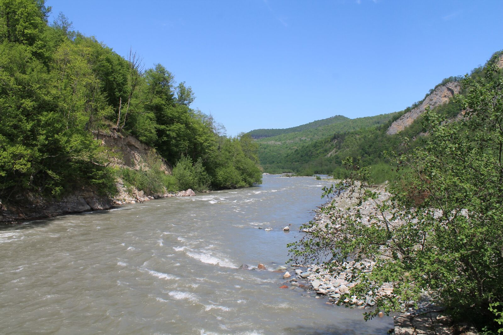 Canon EOS 1100D (EOS Rebel T3 / EOS Kiss X50) sample photo. River, mountains, nature photography