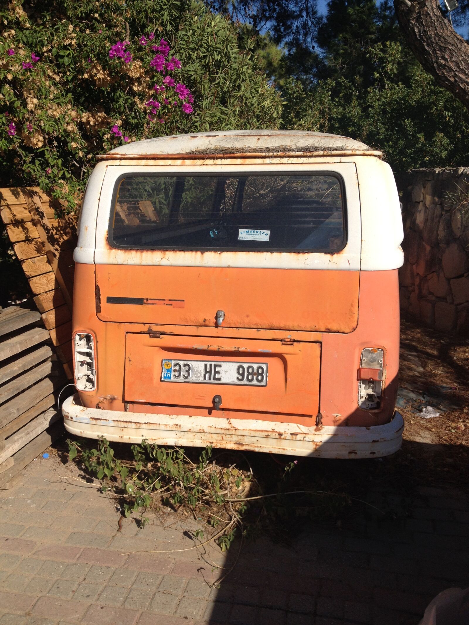 iPhone 4S back camera 4.28mm f/2.4 sample photo. Vw bus, orange, old photography