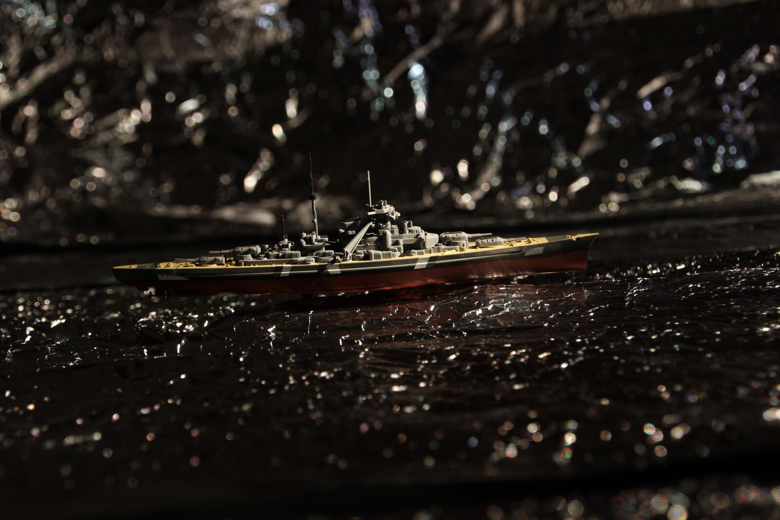 Canon EOS 600D (Rebel EOS T3i / EOS Kiss X5) sample photo. Ship model, water, warship photography