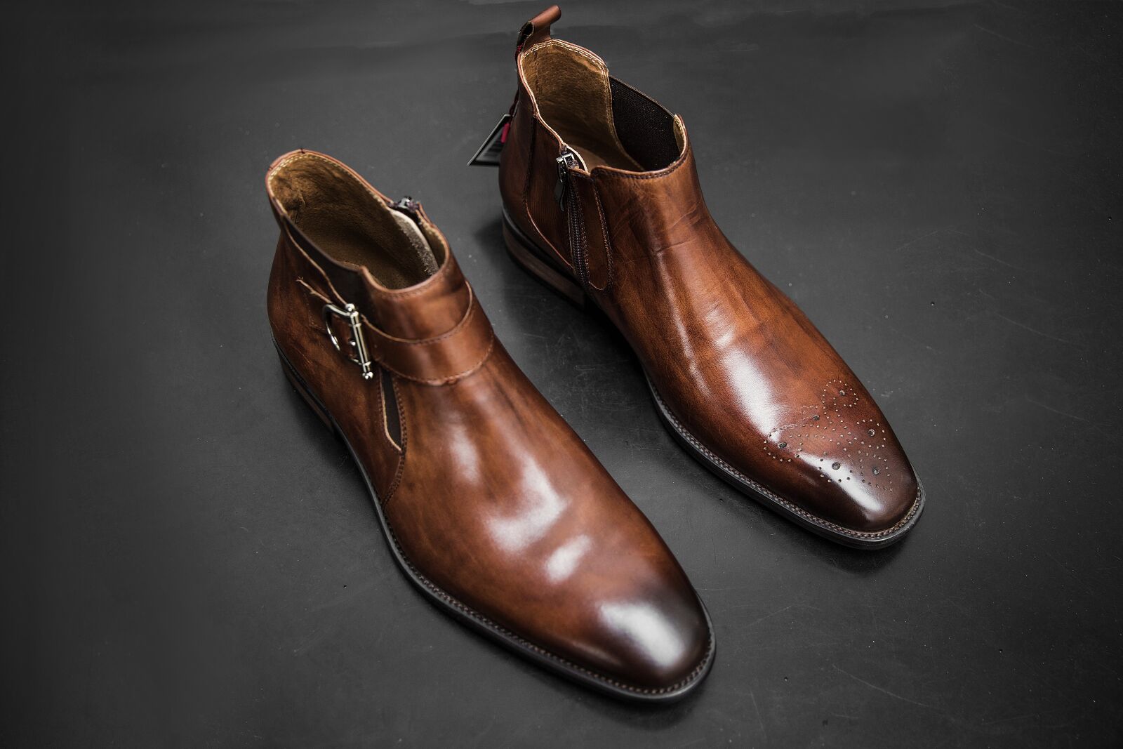 Canon EF 24-70mm F2.8L II USM sample photo. Shoes men, shoe, shine photography