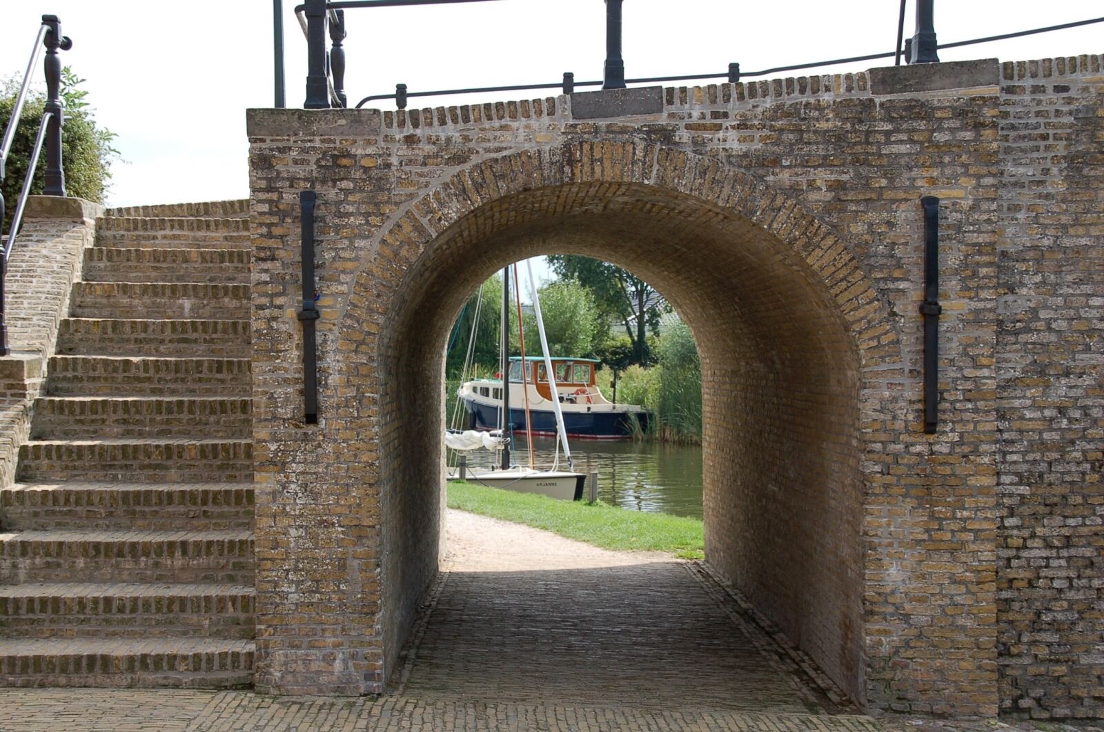 Nikon D50 sample photo. Locks, holiday, summer photography