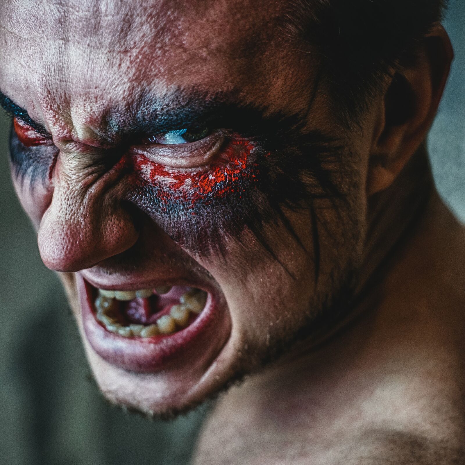 Fujifilm X-E1 + Fujifilm XF 35mm F1.4 R sample photo. Daemon, grin, man photography