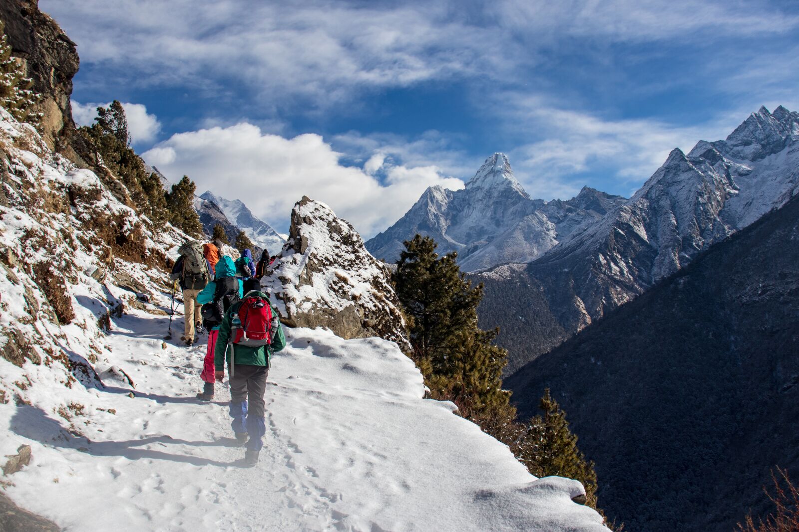 Canon EOS 200D (EOS Rebel SL2 / EOS Kiss X9) sample photo. Himalayas, nepal, hiking photography