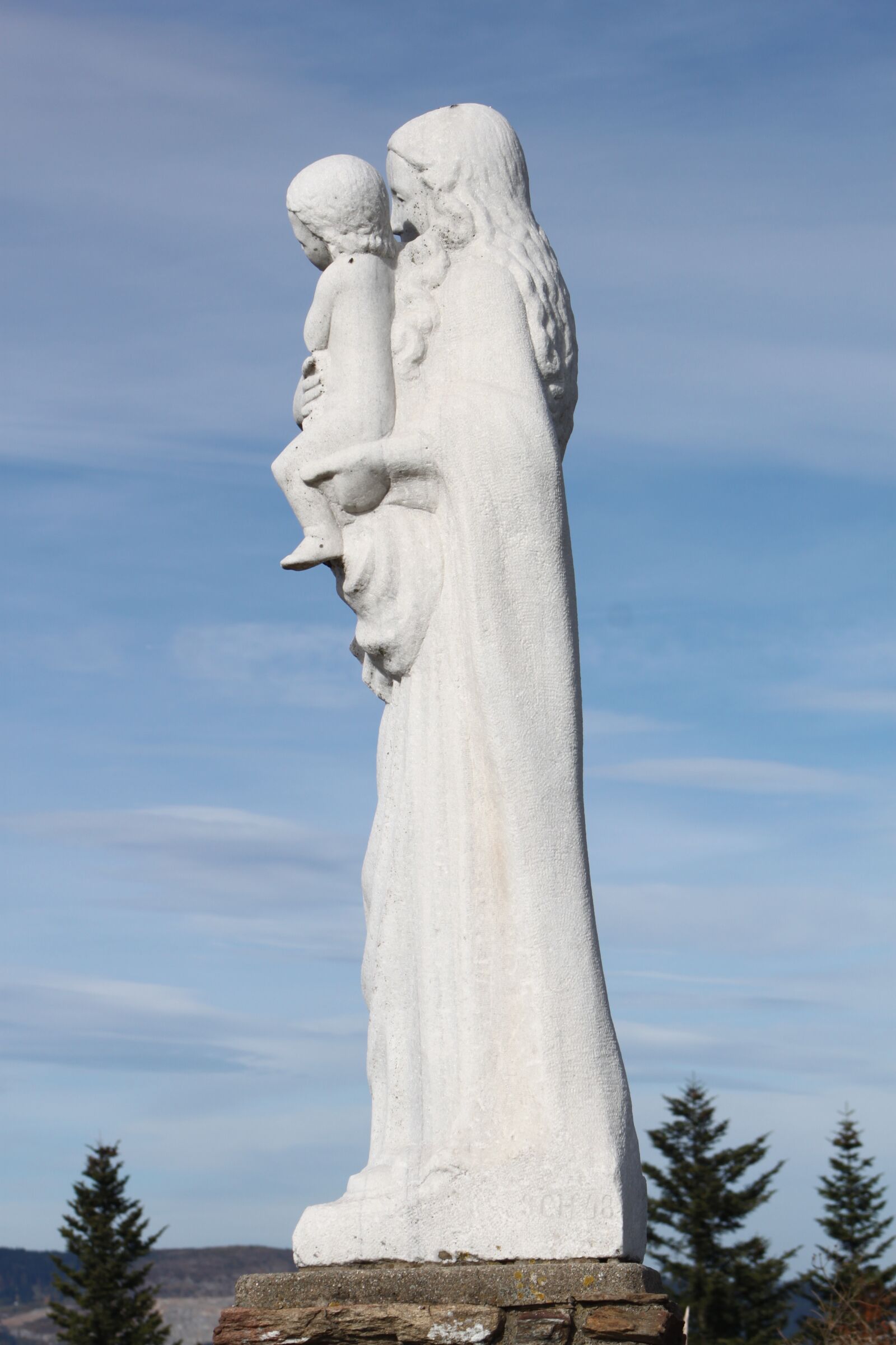 Canon EOS 500D (EOS Rebel T1i / EOS Kiss X3) sample photo. Statue, maria, mountain photography
