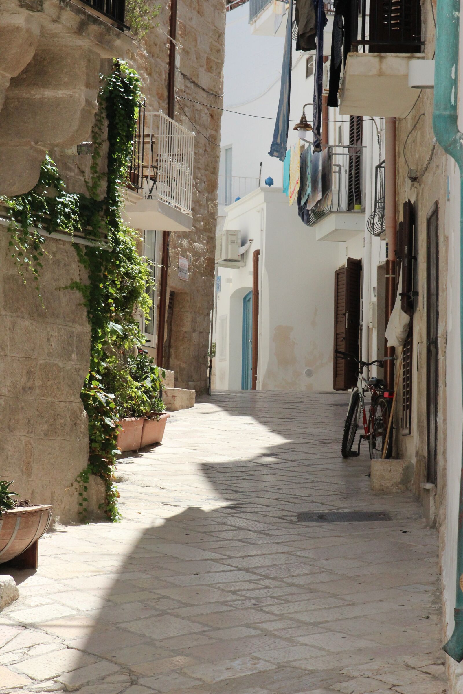Canon EOS 600D (Rebel EOS T3i / EOS Kiss X5) sample photo. Houses, ostuni, puglia photography