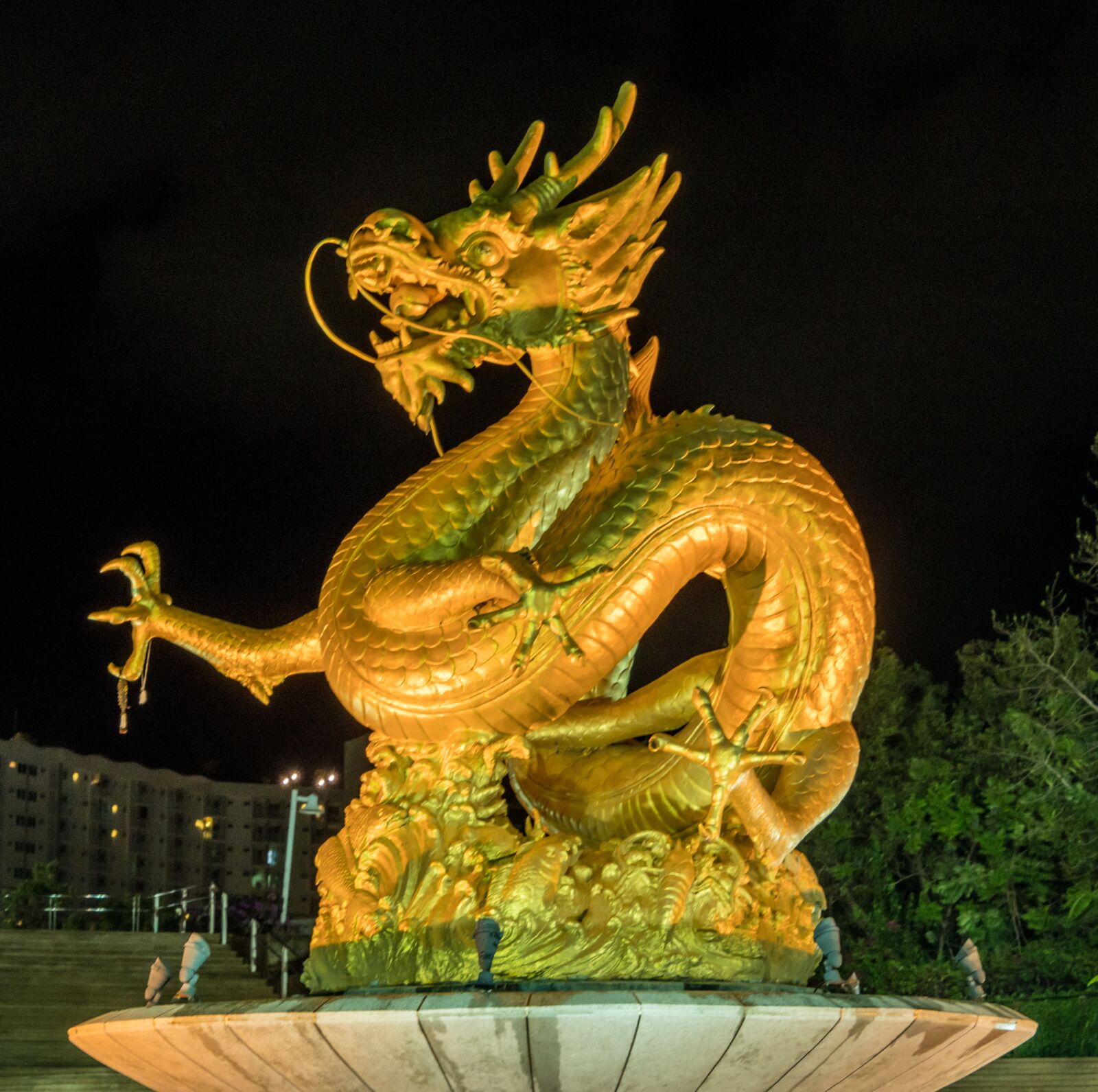 Sony a7R II + Sony FE 24-240mm F3.5-6.3 OSS sample photo. Phuket, thailand, golden dragon photography