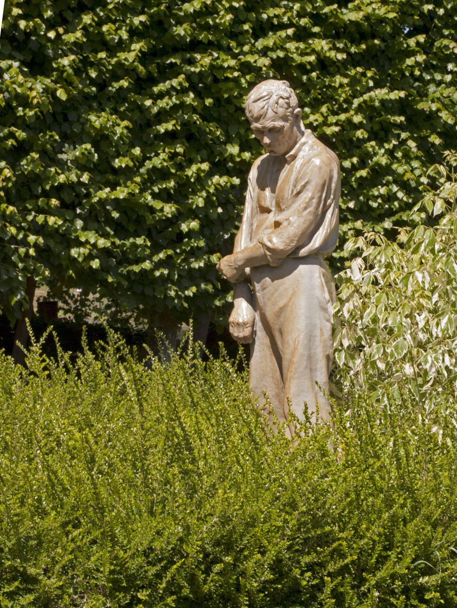 Olympus E-3 sample photo. Statue, man, sculpture photography