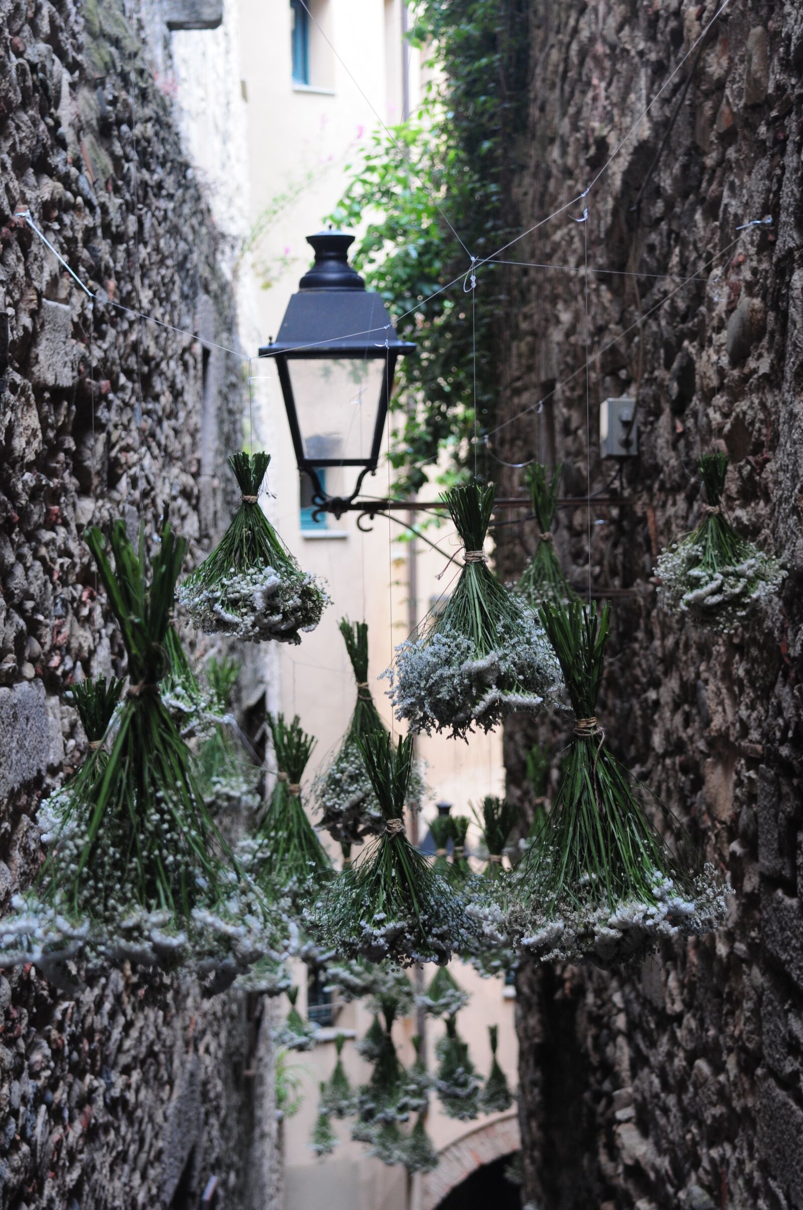 Nikon D300 sample photo. Street, stone, street lamp photography