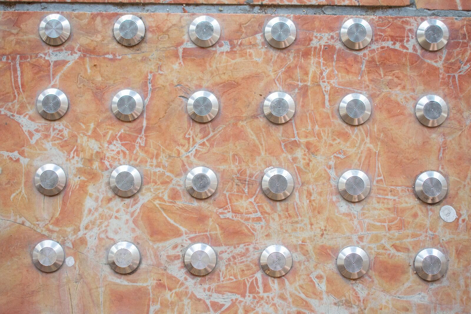 Nikon D7200 sample photo. Metal, scratch, grunge photography