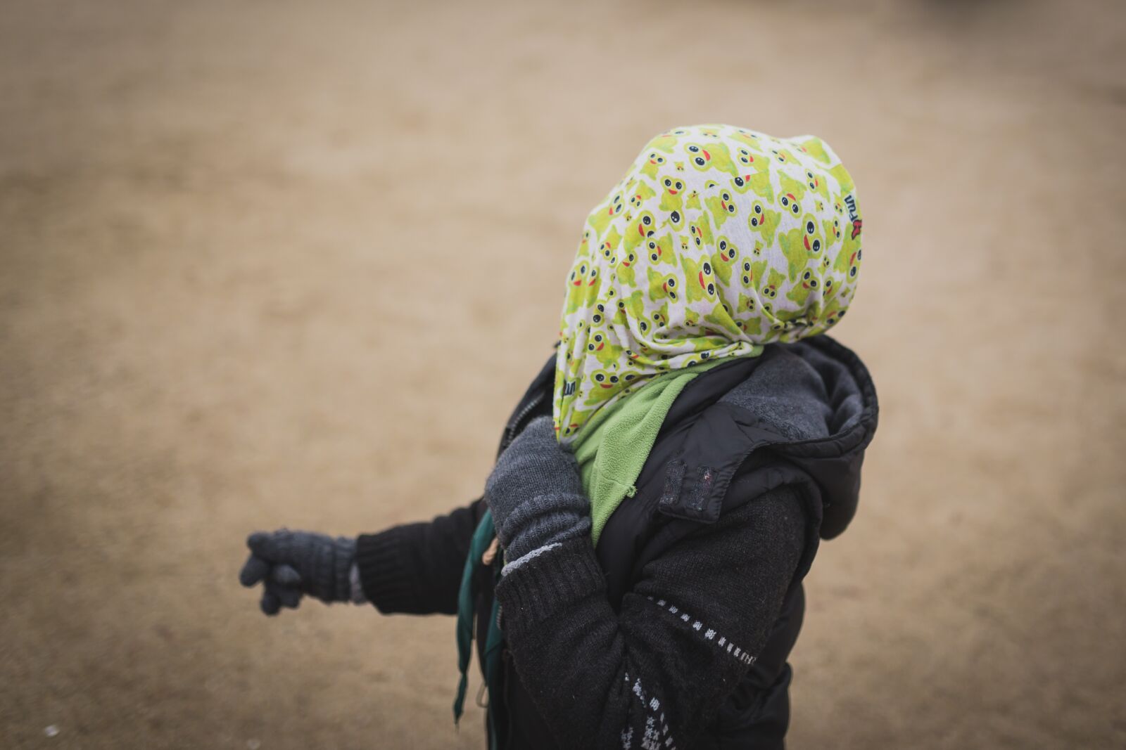 Canon EOS 6D sample photo. Scarf, gloves, clothes photography