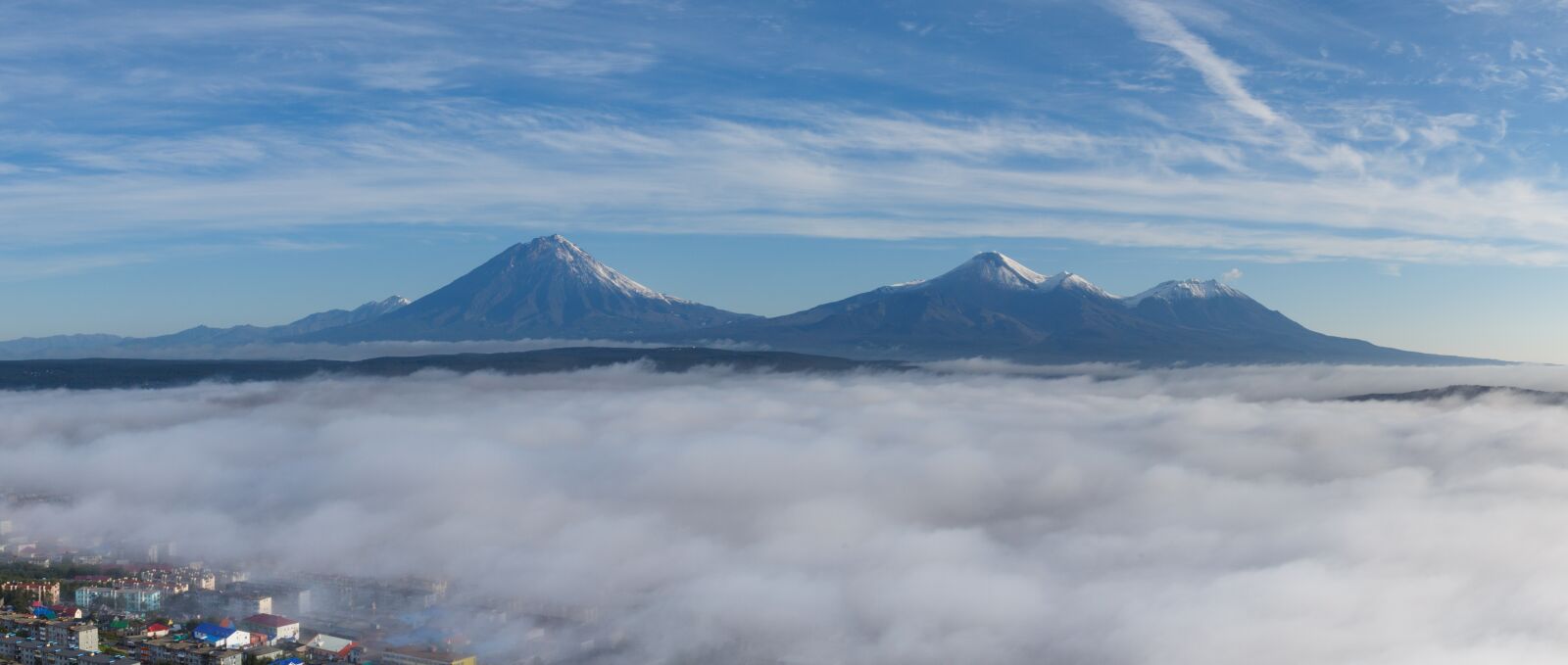 Canon EOS 5D Mark III sample photo. Volcanoes, mountains, fog photography