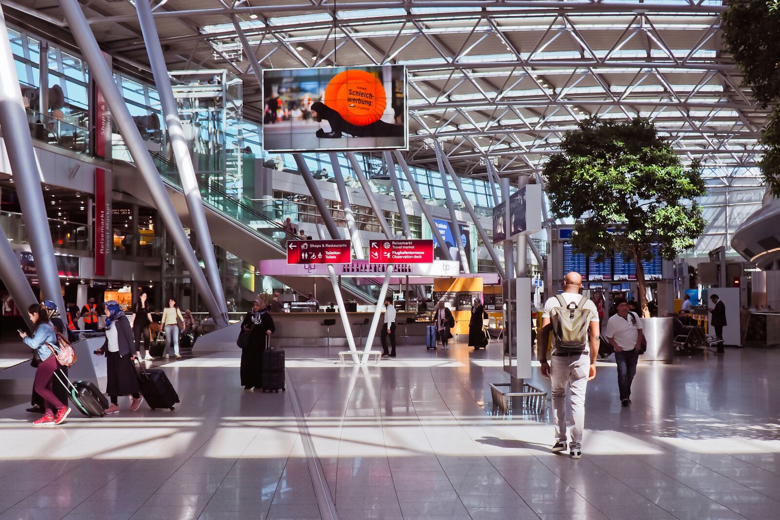 Olympus OM-D E-M10 sample photo. Architecture, airport, terminal photography