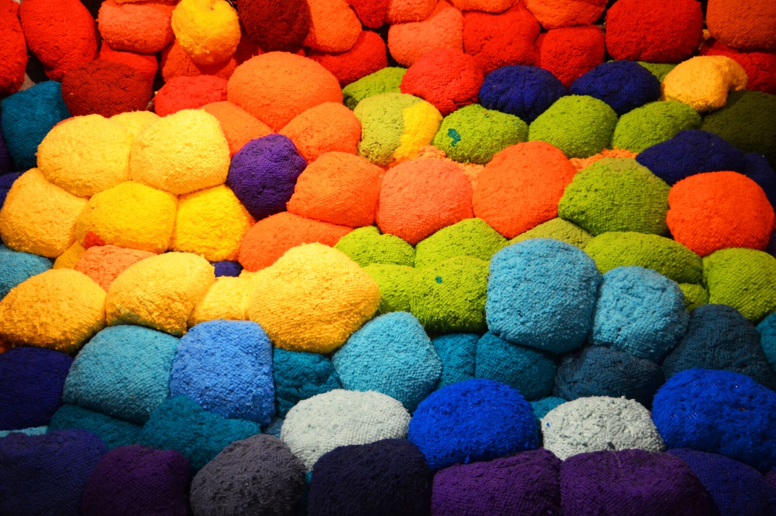 Nikon D7000 sample photo. Wool, installation, color photography