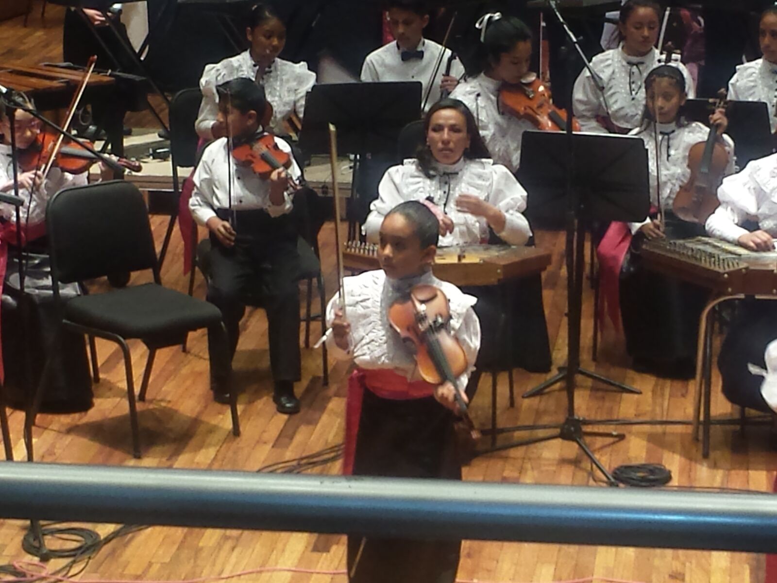 Samsung Galaxy S4 sample photo. Musica, musica ni os photography