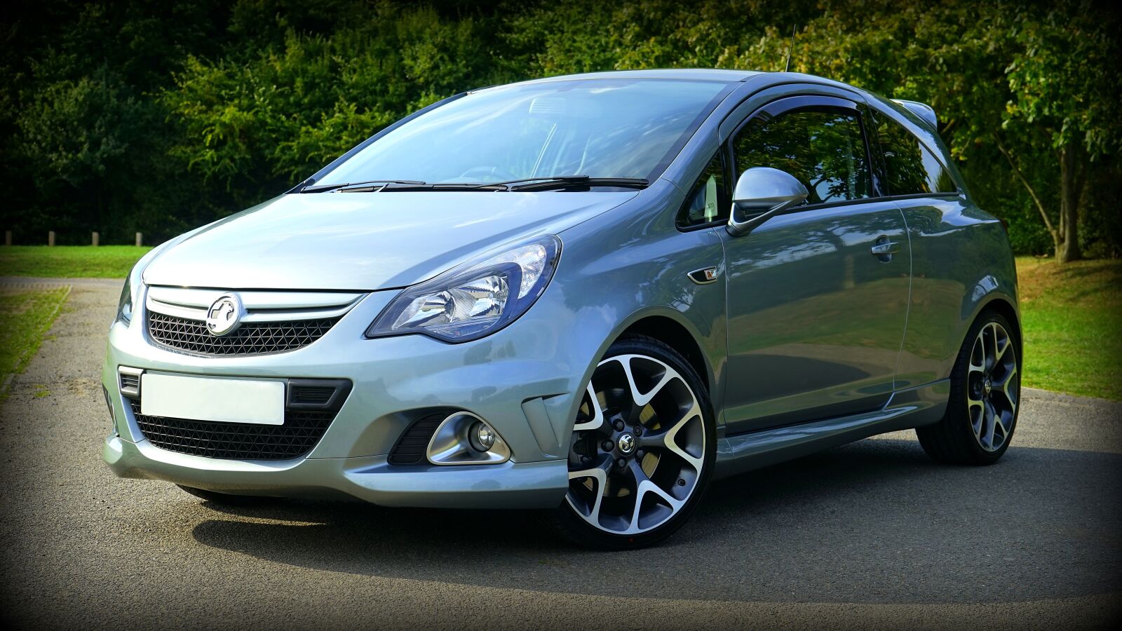 Sony a7 + Sony FE 28-70mm F3.5-5.6 OSS sample photo. Vauxhall, corsa, car photography