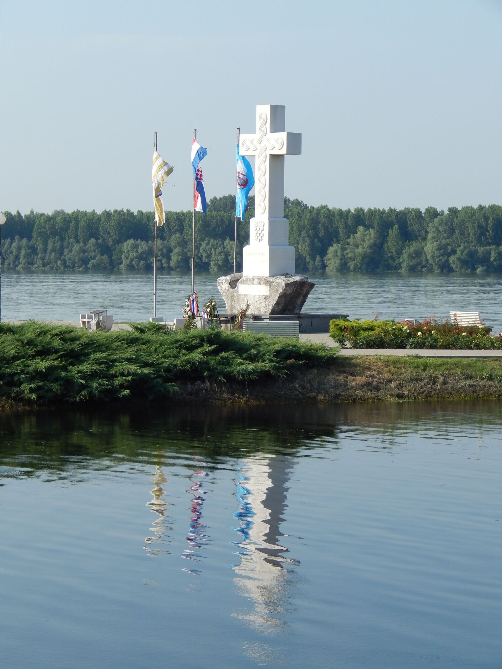 Nikon Coolpix L820 sample photo. Vukovar, white cross, croatia photography