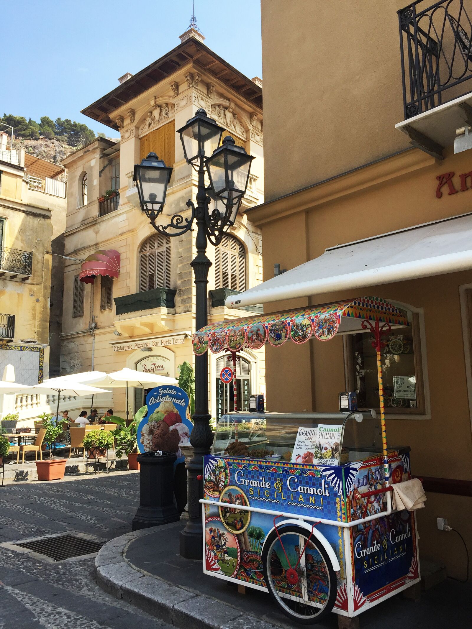 iPhone 6 back camera 4.15mm f/2.2 sample photo. Cefalù, sicily, icecream photography