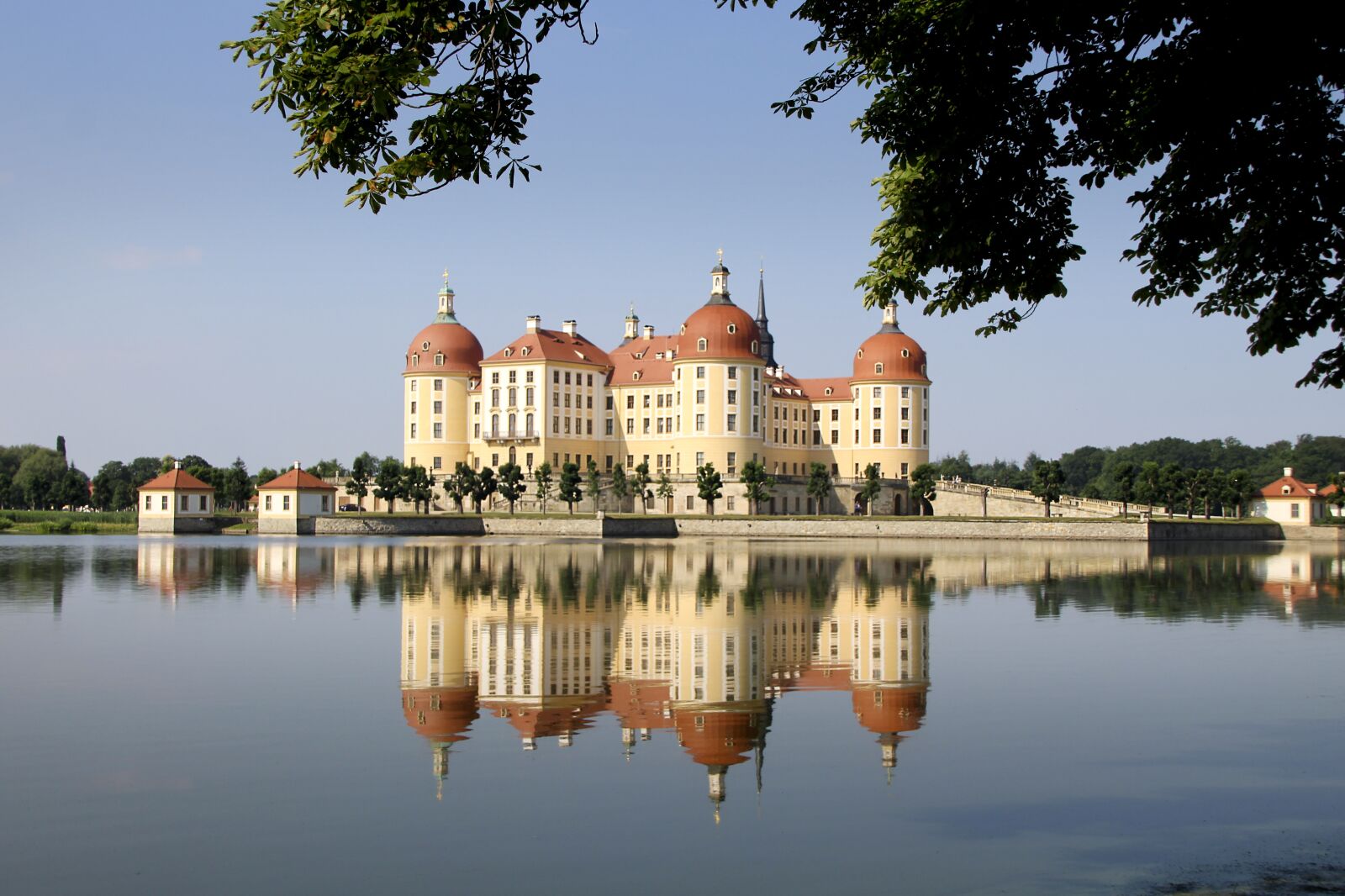 Canon EOS 1300D (EOS Rebel T6 / EOS Kiss X80) sample photo. Moritz castle, fairy castle photography