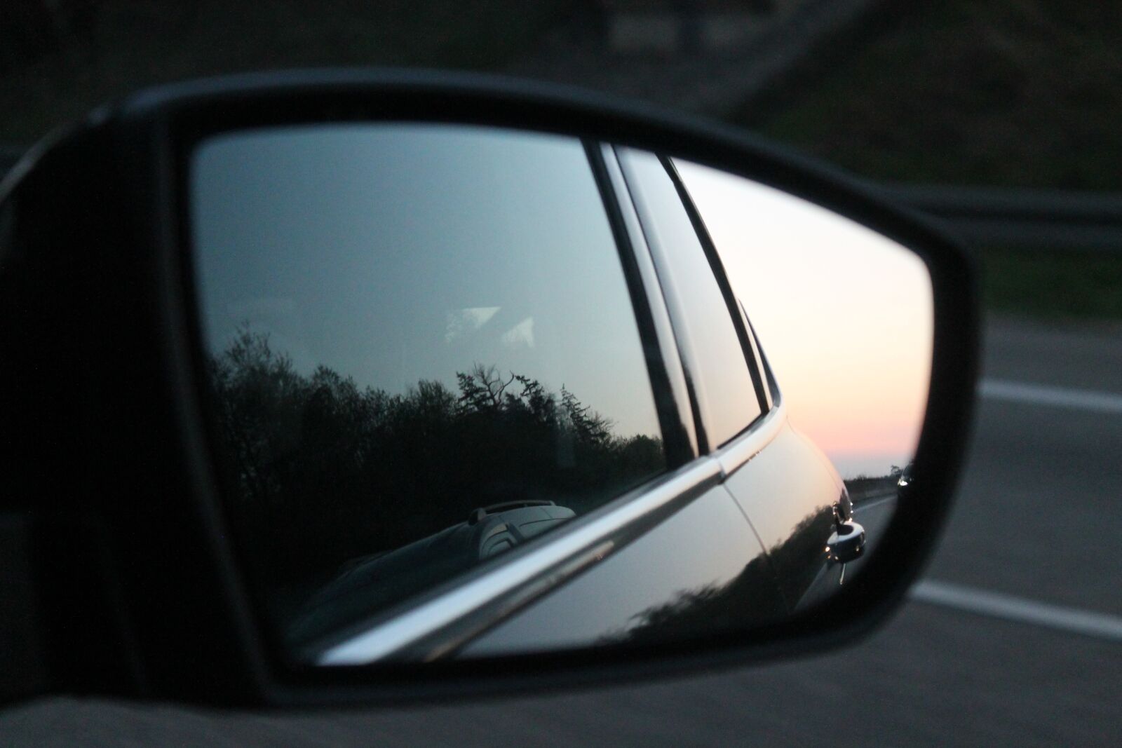 Canon EOS 1100D (EOS Rebel T3 / EOS Kiss X50) sample photo. Rear mirror, sunset, auto photography