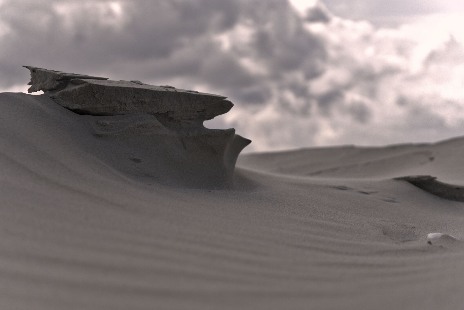 Sony a7 + Sony FE 28-70mm F3.5-5.6 OSS sample photo. Sand, beach, rock photography