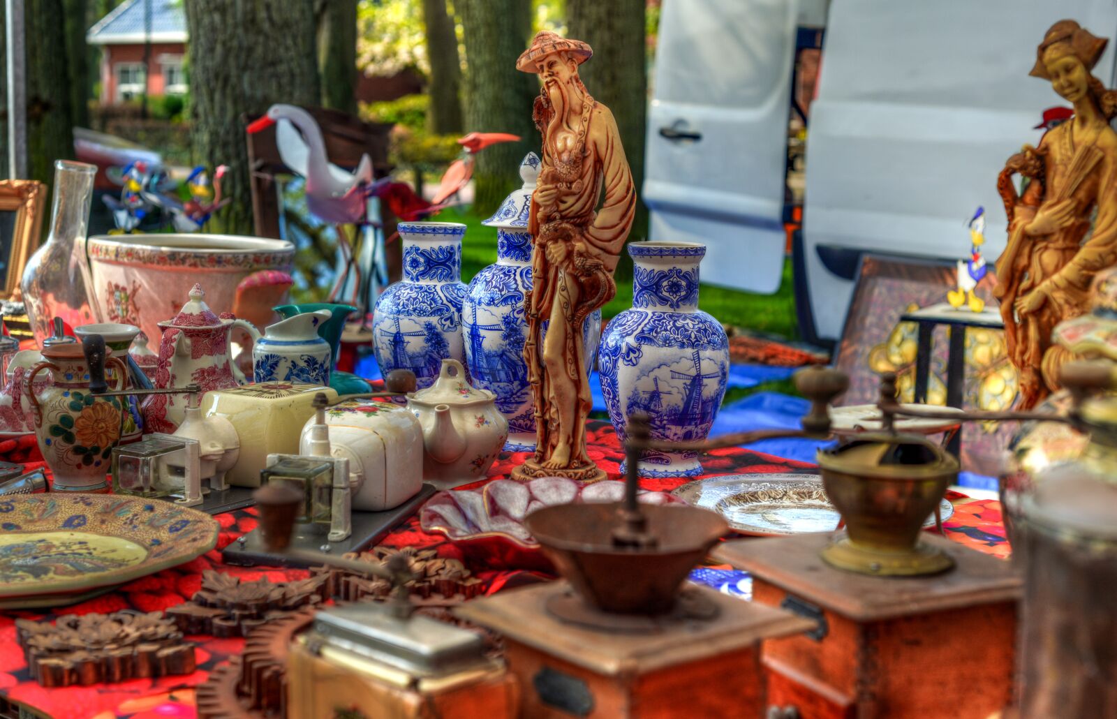Nikon D610 sample photo. Flea market, market, nicknacks photography