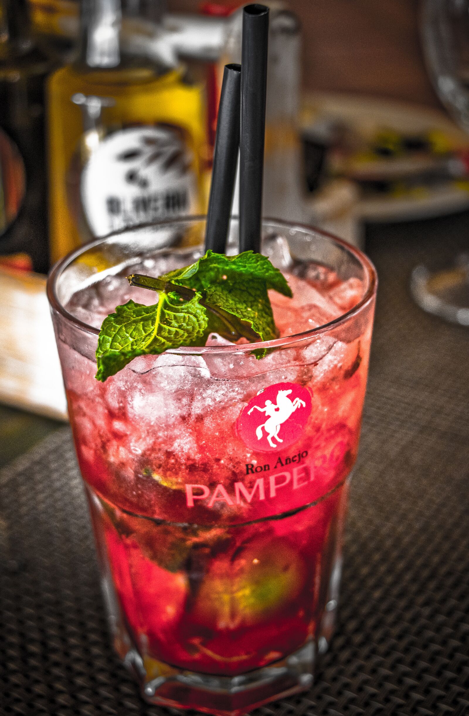 Canon EF-S 18-135mm F3.5-5.6 IS USM sample photo. Strawberry mojito, drink, mojito photography