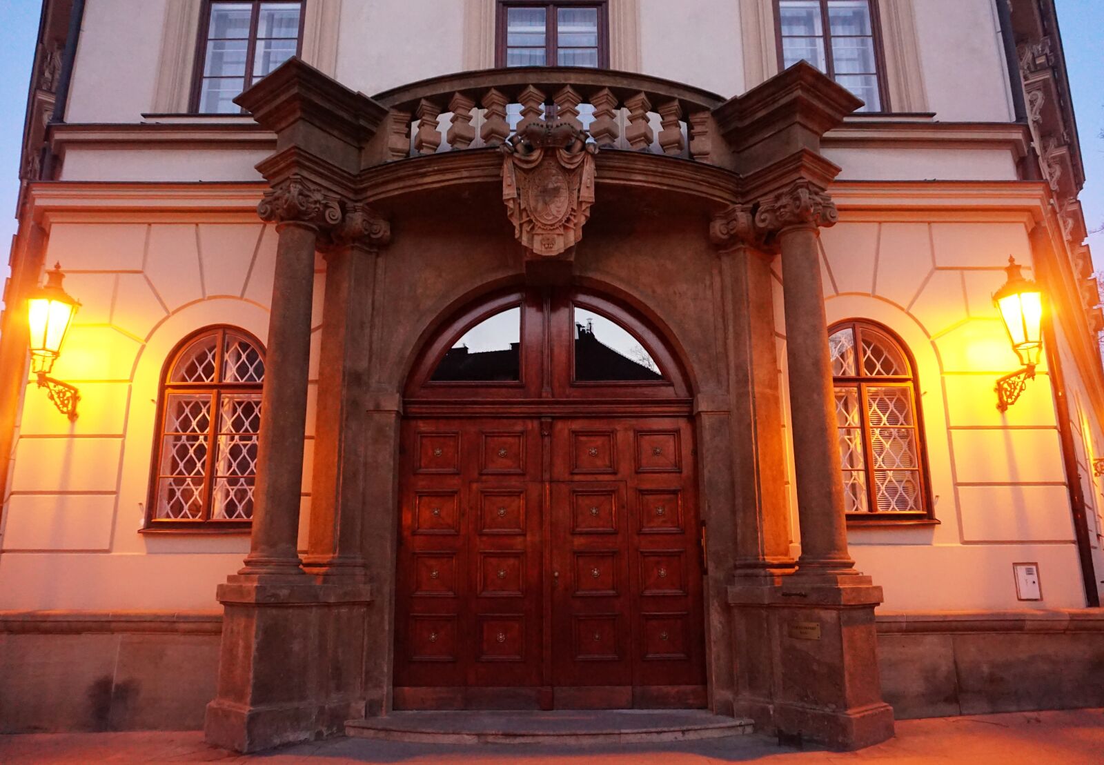 Sony Alpha a5000 (ILCE 5000) sample photo. Palace, door, prague photography