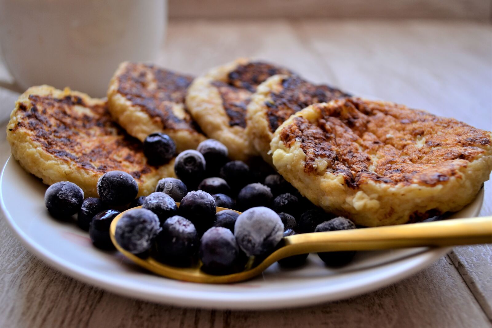 Nikon D3100 sample photo. Cheesecakes, blueberry, berries photography