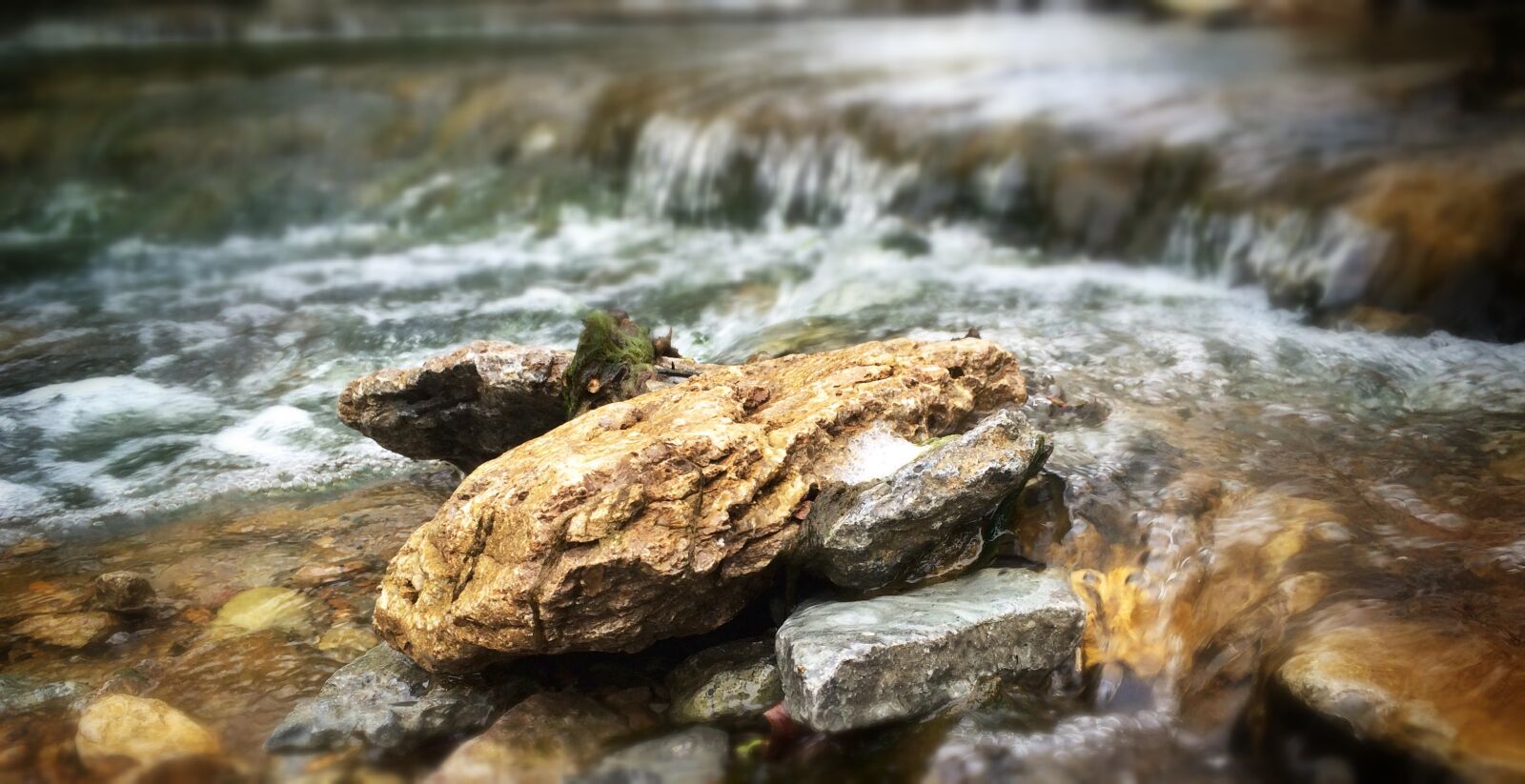 iPhone 5s back camera 4.15mm f/2.2 sample photo. Rocks, creek, water photography